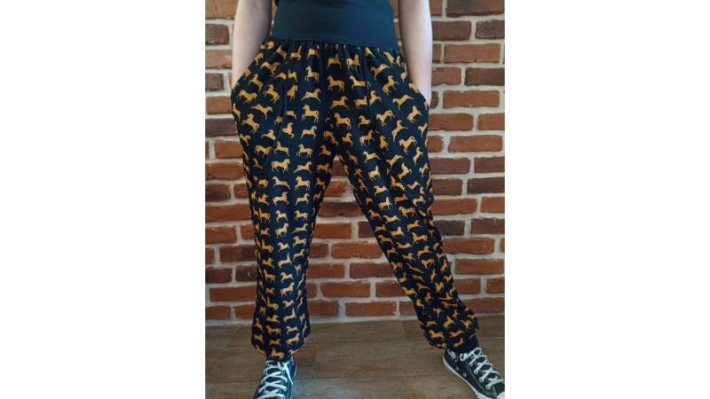 Schniesel Pumphose Für Damen "Schniesel.schwarze Pferde Viskosepumphose" Gr. 34-46 Schwarz Lässig von Schniesel