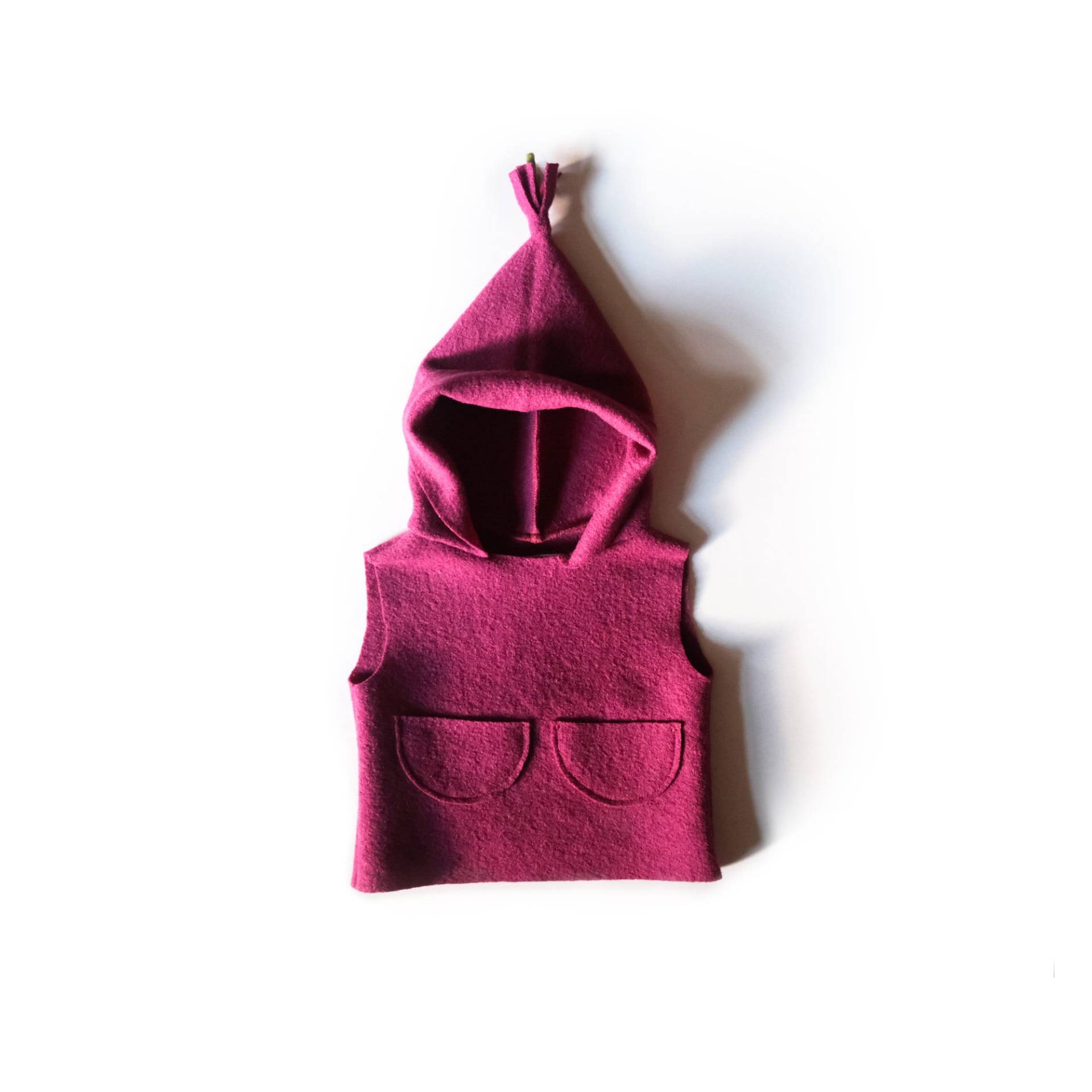 Oda Himbeerpinker Baby-Wollwalkpullunder Mit Zipfelkapuze Und Zwei Aufgesetzen Taschen, Walklodenpullunder Für Babys von SchnuckSchnuck