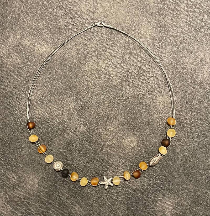 stahlschnurkette Mit Bernstein Und Maritimen Silberelementen von SchoenUndGutShop