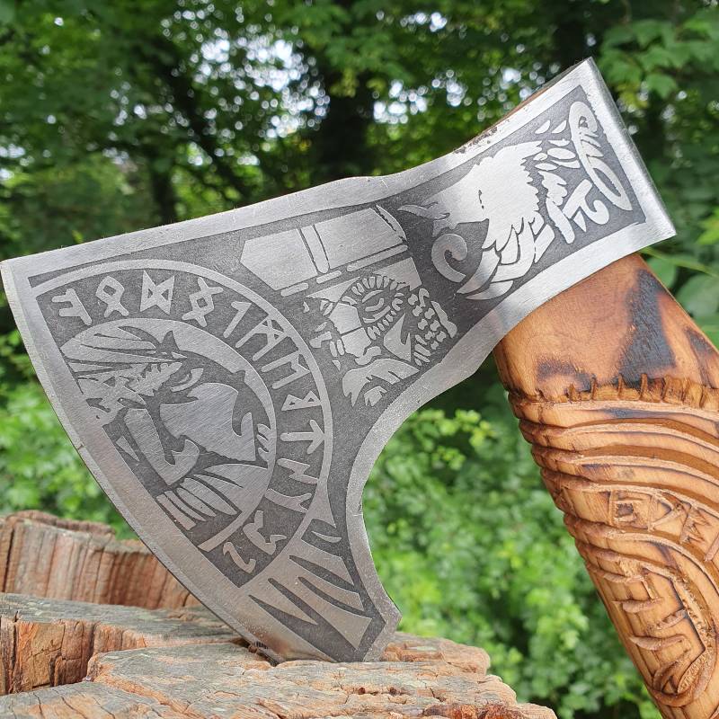 Große Wikingeraxt Hangeschmiedet . Odin Thor - Bartaxt Kelten Reenactment Runenaxt Holzgriff Karbonstahl Handgeschmiedet | Va12 von SchoeneMesser