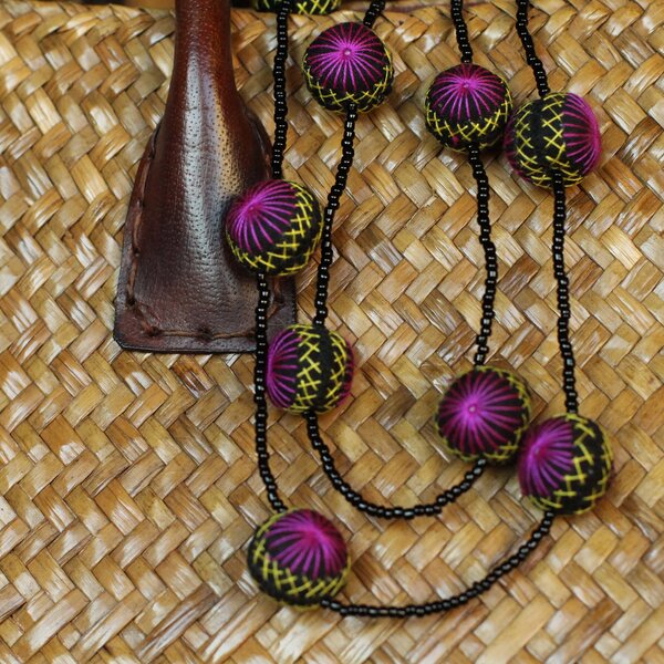 Schönes aus Indochina Halsketten aus Laos Sonnenmuster von Schönes aus Indochina