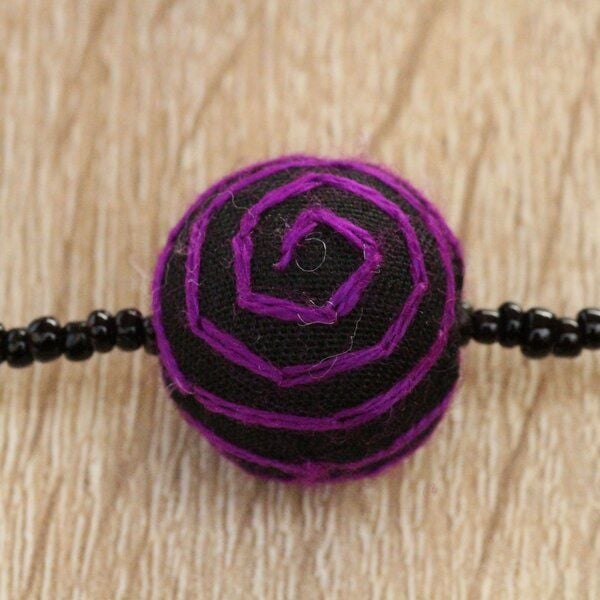 Schönes aus Indochina Halsketten aus Laos Spiralmuster von Schönes aus Indochina