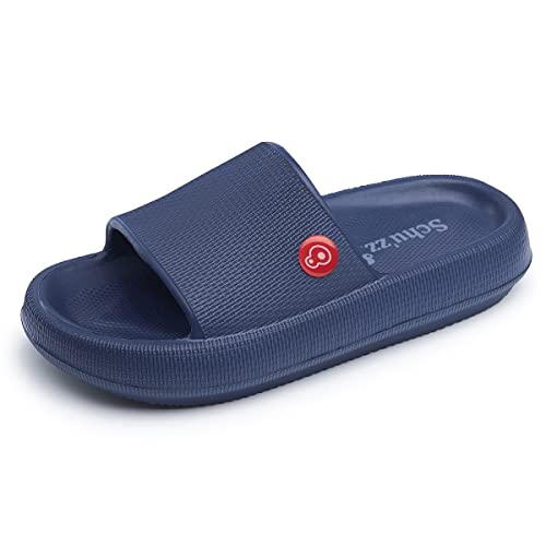 Schu'zz - Hausschuhe für Herren – leicht, flauschig und sehr komfortabel – dicke Sohle – ideal für Zuhause, Urlaub und Freizeit, marineblau, 46/47 EU Schu'zz - Hausschuhe für Herren – leicht, flauschig und sehr komfortabel – dicke Sohle – ideal für Zuhause, Urlaub und Freizeit, marineblau, 46/47 EU von Schu'zz