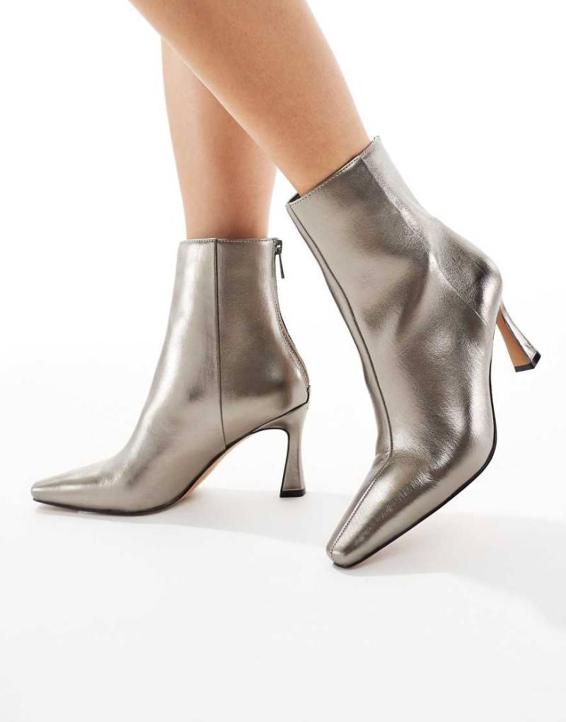 Schuh - Bambi - Ankle-Boots in Zinngrau mit mittelhohem Absatz-Silber von Schuh
