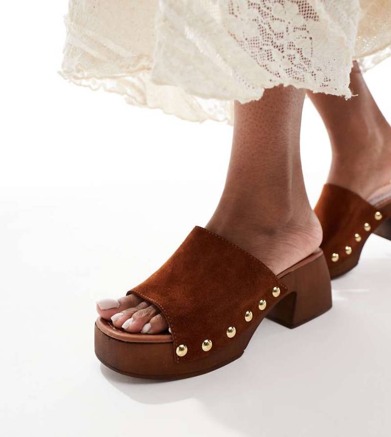 Schuh - Exklusiv - Via - Clog-Sandalen aus Veloursleder in Schokobraun mit Absatz von Schuh