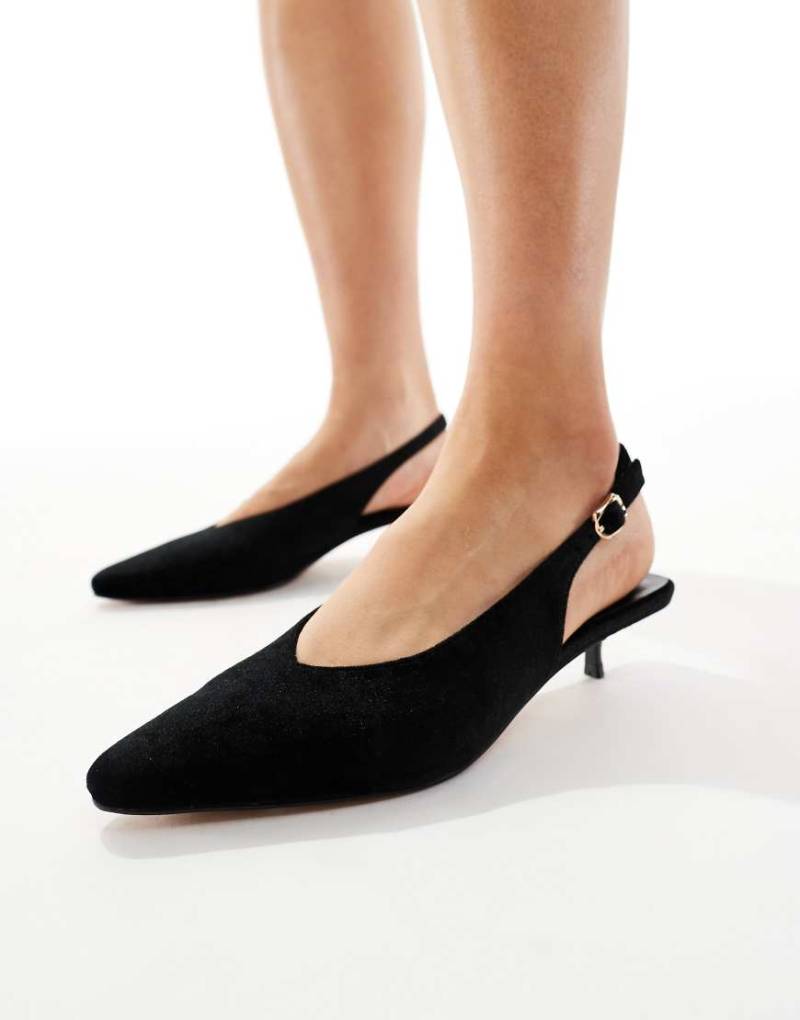 Schuh - Soraya - Slingback-Schuhe mit Kitten-Heel aus schwarzem Samt von Schuh