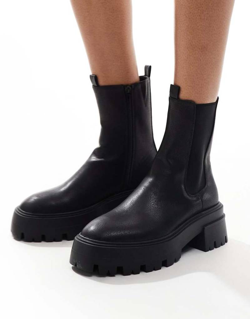 schuh - Addilyn - Ankle-Boots in Schwarz mit dicker Sohle von Schuh