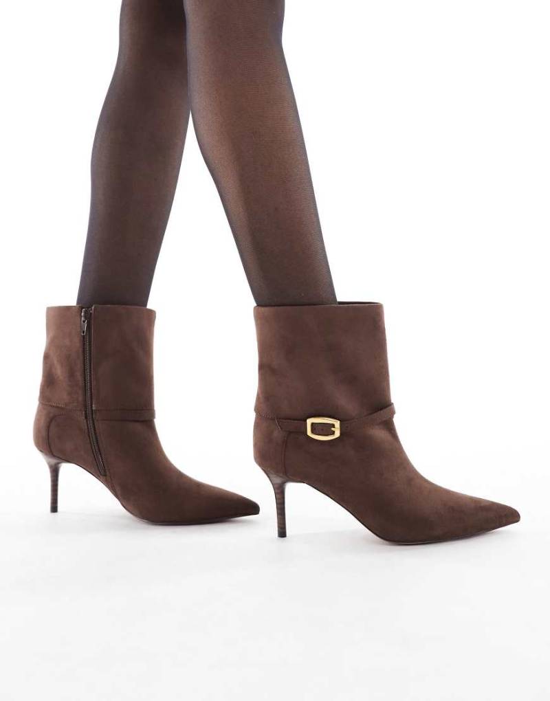 schuh - Brodie - Wildleder-Stiefel in Braun mit umgeschlagenem Schaft und Schnallendetail-Brown von Schuh