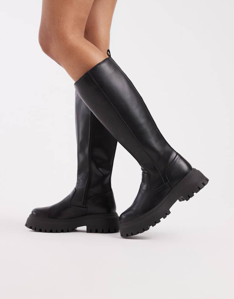 schuh - Dianna - Kniehohe Stiefel in Schwarz mit dicker Sohle, weite Passform von Schuh