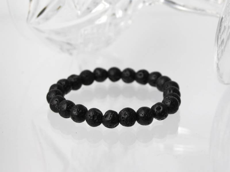 Lavastein Armband Schwarz 8mm Perlen Mit Transparentem Gummiband von SchutzengelGeschenke