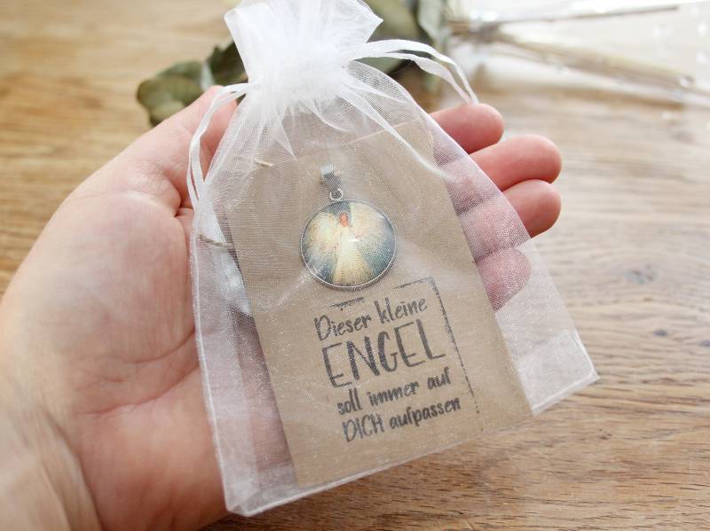 Schutzengel Anhänger Für Halskette Oder Als Schlüsselanhänger Schön Verpackt Mit Grußkarte von SchutzengelGeschenke
