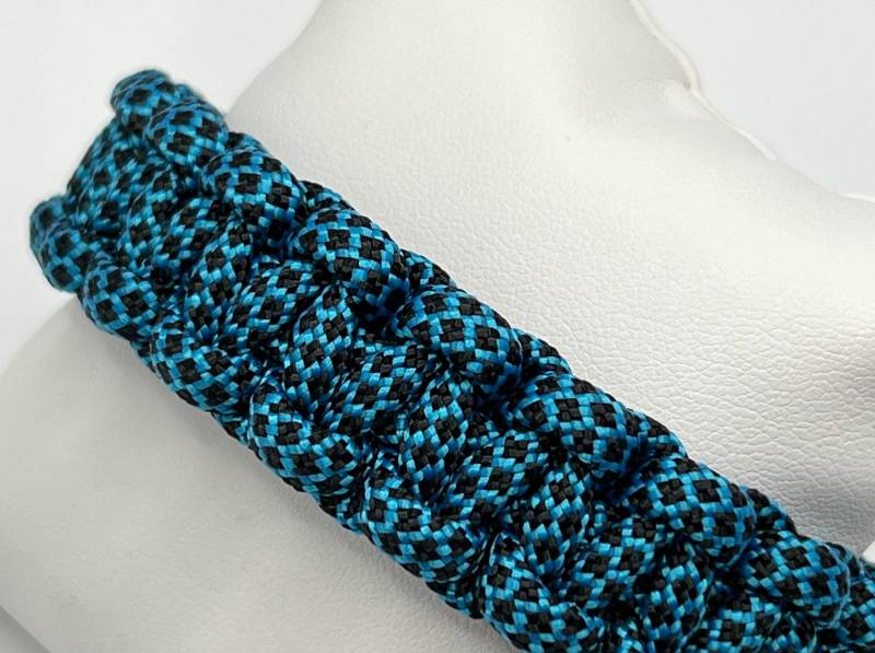 Paracord Armband „Deep Sea" Paracord Armband „Deep Sea" von Schwalbenknoten