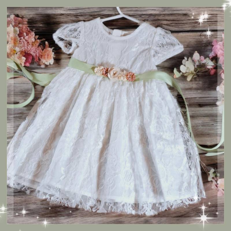 Taufkleid Madeleine Spitze Taufe Baby Festlich Schlicht Tf06 Taufkleid Madeleine Spitze Taufe Baby Festlich Schlicht Tf06 von SchwesterundBruder