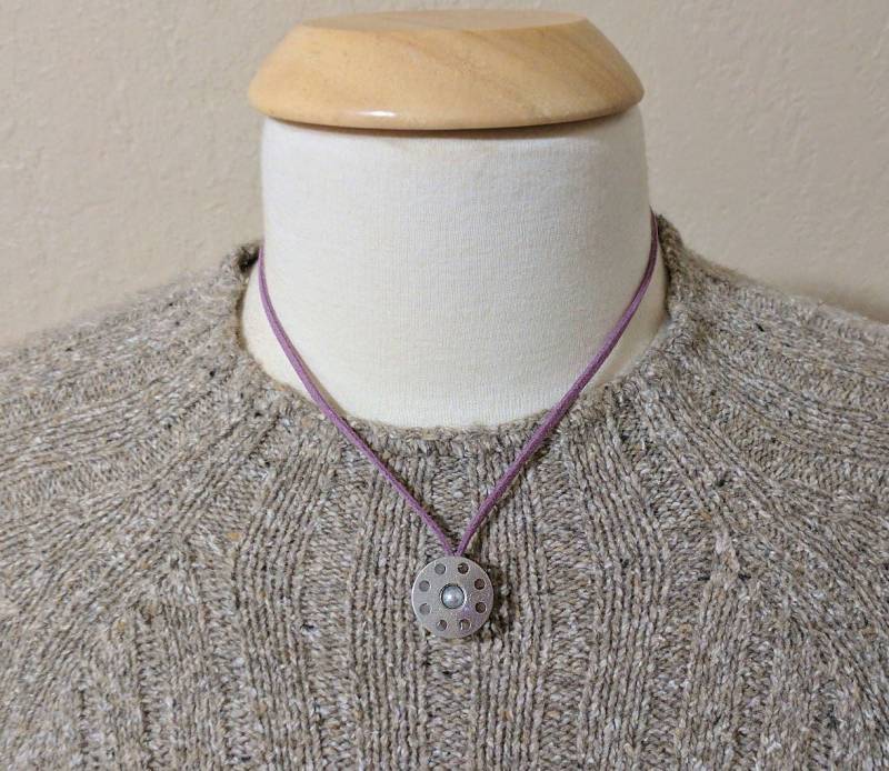 Schneiderin - Jahrgang Spule, Perle Und Wildleder von ScienceKitty