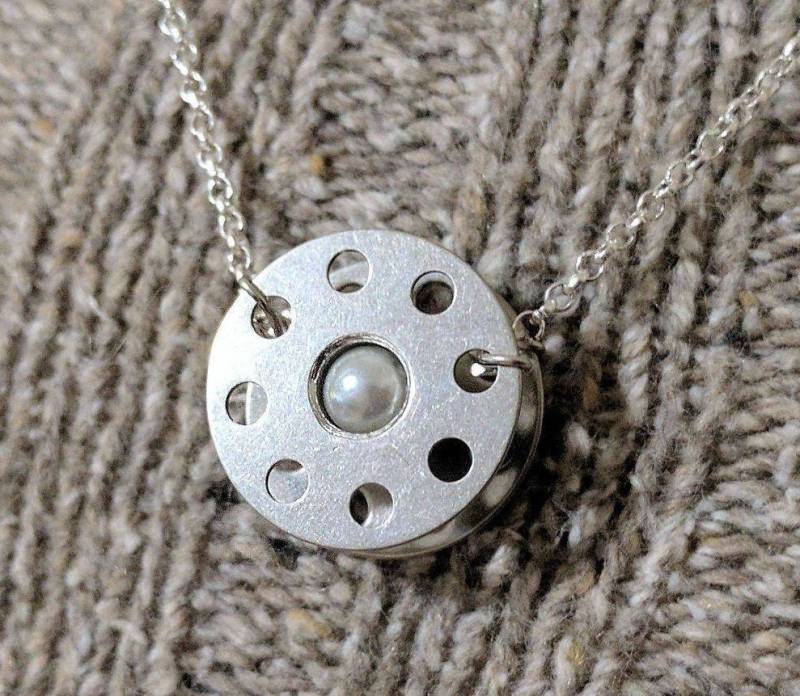 Vintage Bobbin Und Perle Halskette Vintage Bobbin Und Perle Halskette von ScienceKitty