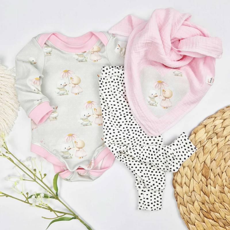 Baby Set Mädchen Gr. 62 Entchen Rosa | Babyhose Und Body Mit Musselintuch von Scindarella