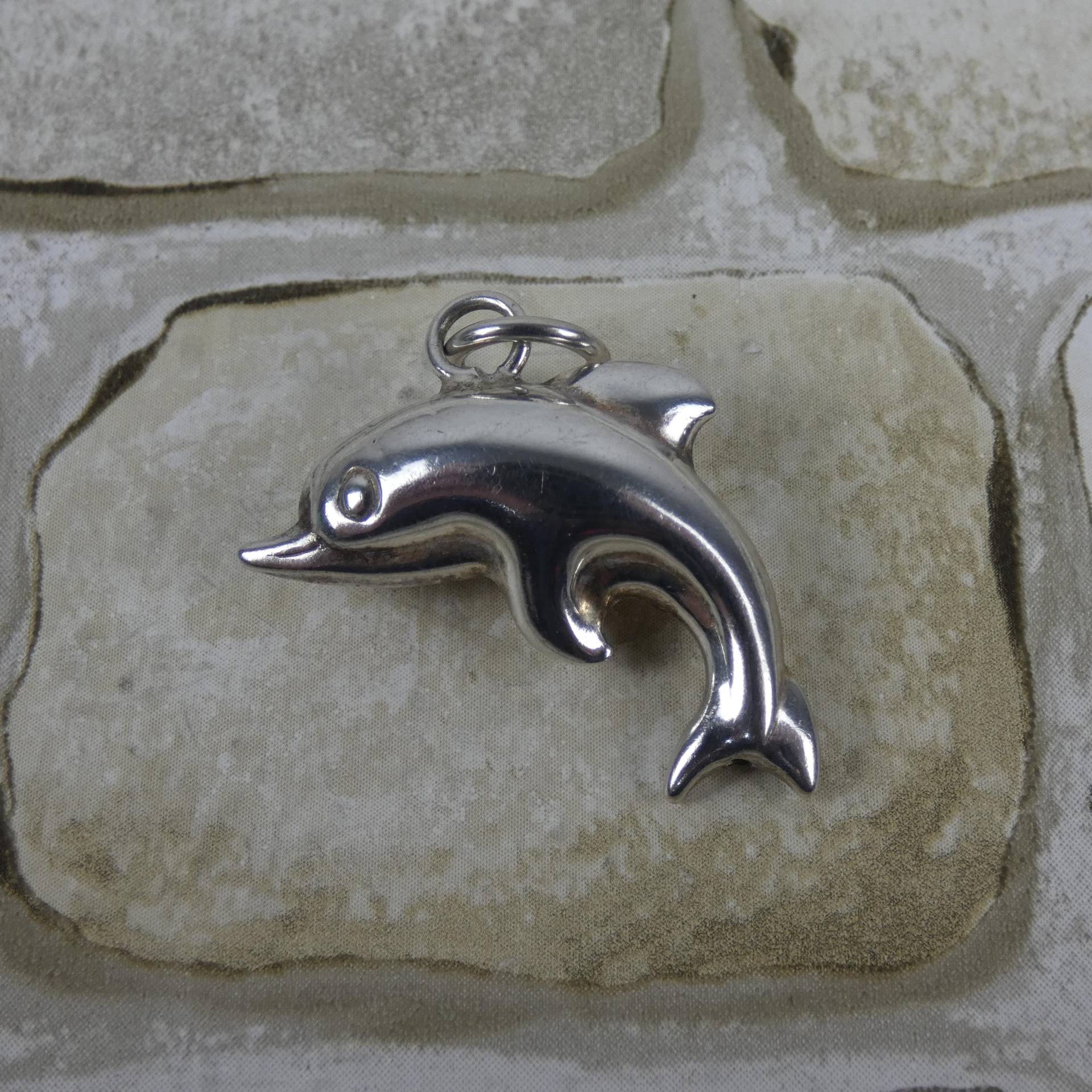"Großer Vintage Sterling Silber "Springender Delfin" Anhänger." "Großer Vintage Sterling Silber "Springender Delfin" Anhänger." von ScorpioSings