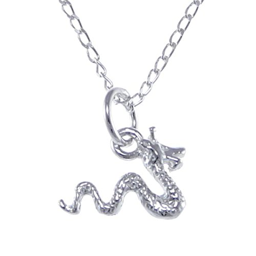 Alexander Castle 925 Sterling Silber schottische Loch Ness Monster Halskette – 14 mm x 8 mm Anhänger mit 45,7 cm Silberkette & Schmuck-Geschenkbox – schottische Geschenke für Frauen und Männer, von Alexander Castle