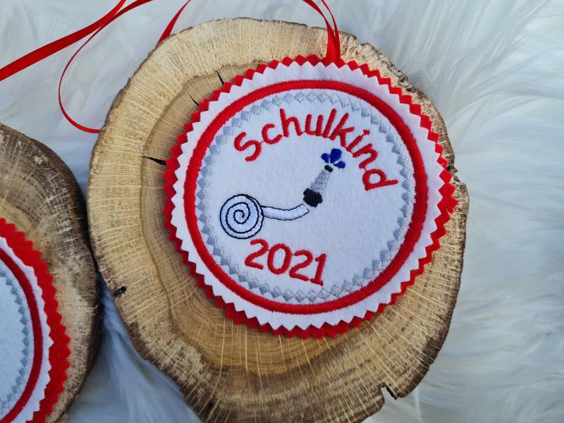 Feuerwehrschlauch. Individuell Gestickter Button Für Die Schultüte Oder Büchertasche von Scottonmade