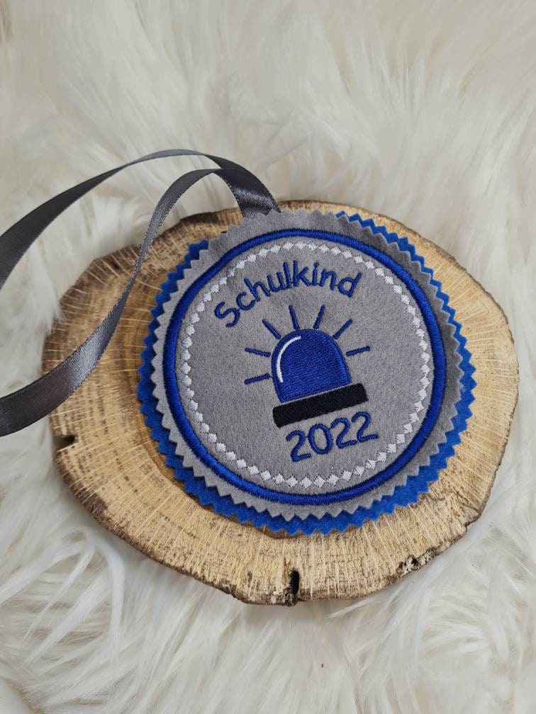 Polizei/Feuerwehrsirene. Individuell Gestickter Button Für Die Schultüte Oder Büchertasche Polizei/Feuerwehrsirene. Individuell Gestickter Button Für Die Schultüte Oder Büchertasche von Scottonmade