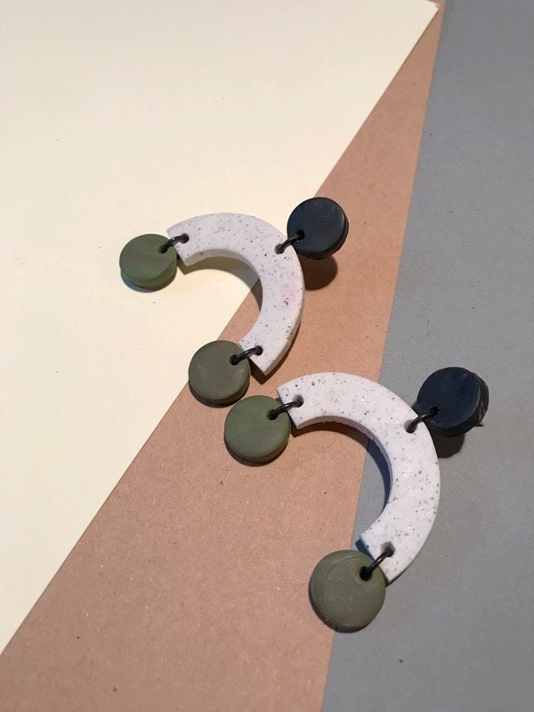 Großen Weißen Bogen Baumeln - Ohrstecker Großen Weißen Bogen Baumeln - Ohrstecker von ScoutacusDesigns