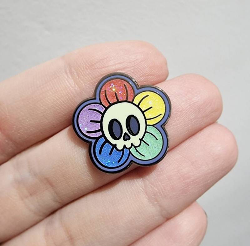 Totenkopf Blume Pin, Emaille Gruselig Süß, Mini Pins, Regenbogen, Hexe Geschenk, Süße Glitzer Pin Abzeichen, Gothic Füllnadeln, Halloween Totenkopf Blume Pin, Emaille Gruselig Süß, Mini Pins, Regenbogen, Hexe Geschenk, Süße Glitzer Pin Abzeichen, Gothic Füllnadeln, Halloween von ScrambledMegDesigns