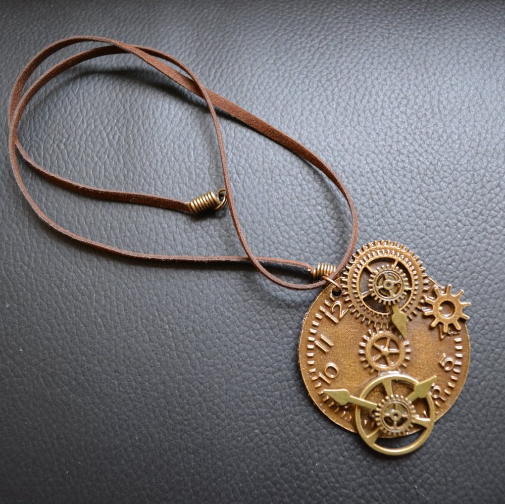 steampunk-Halskette Aus Wildleder Metall steampunk-Halskette Aus Wildleder Metall von ScrapandDesign
