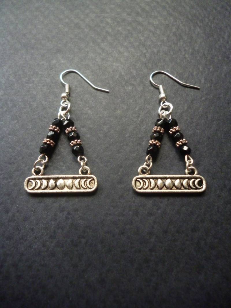 Mondphasenohrringe Wicca Pagan Schmuck Mit Schwarzen Perlen Mondphasenohrringe Wicca Pagan Schmuck Mit Schwarzen Perlen von ScreaminVixenDesigns