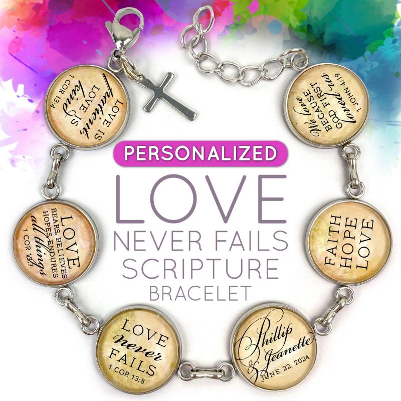 Love Never Fails - Personalisiertes & Heirat Schrift Armband Hochzeit, Jahrestag Glas Charm Edelstahl Christliches von ScriptCharms