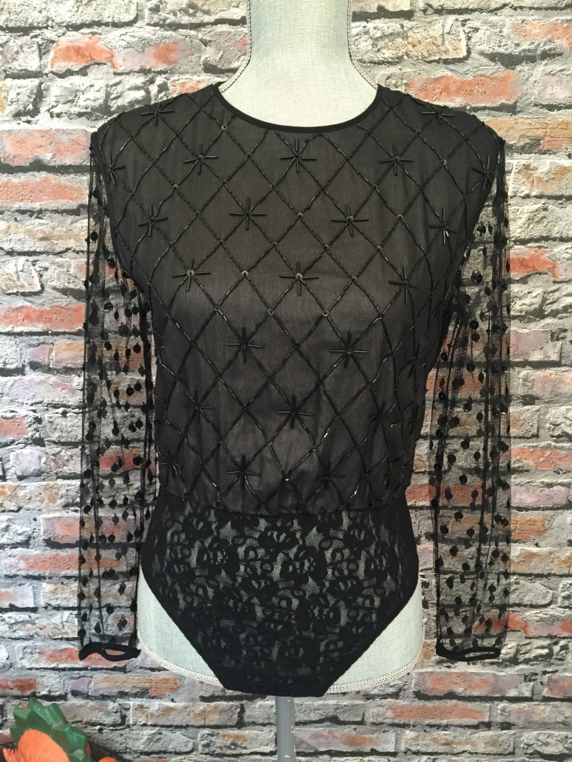 Vintage Bill Blass Seide Perlen Langarm Body Größe S Vintage Bill Blass Seide Perlen Langarm Body Größe S von ScrumpdiddlyDesigns