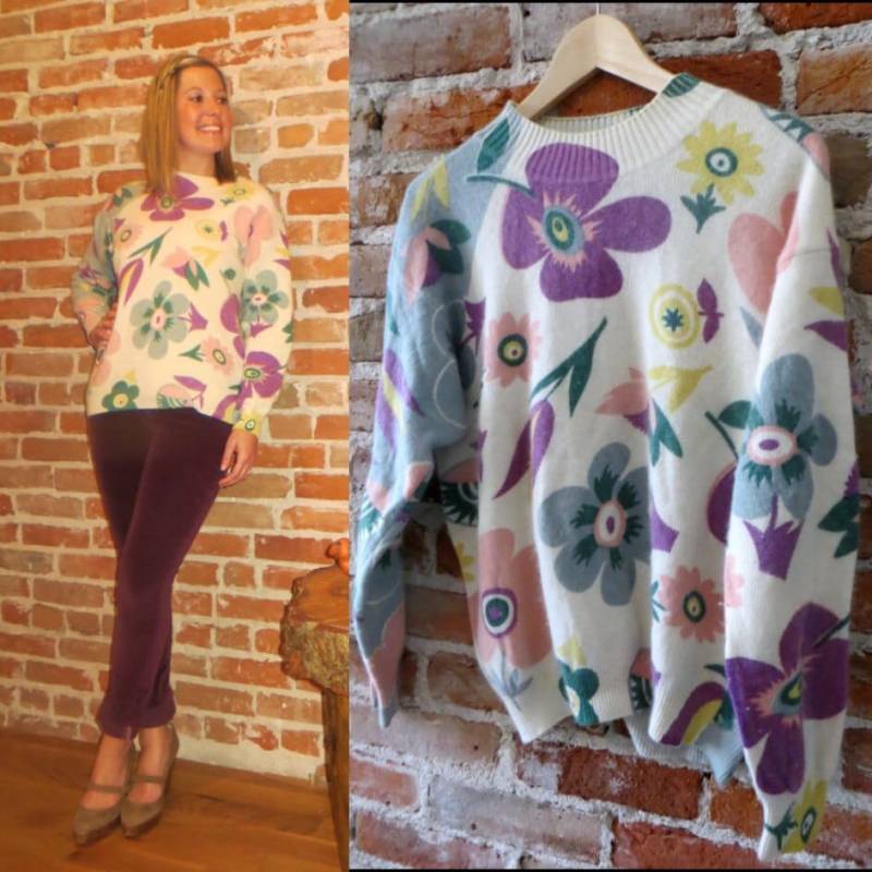 Vintage Damen Wolle/Kaninchen Haar Pullover Mit Fett Blumen Muster, Hergestellt in Italien, Größe S von ScrumpdiddlyDesigns