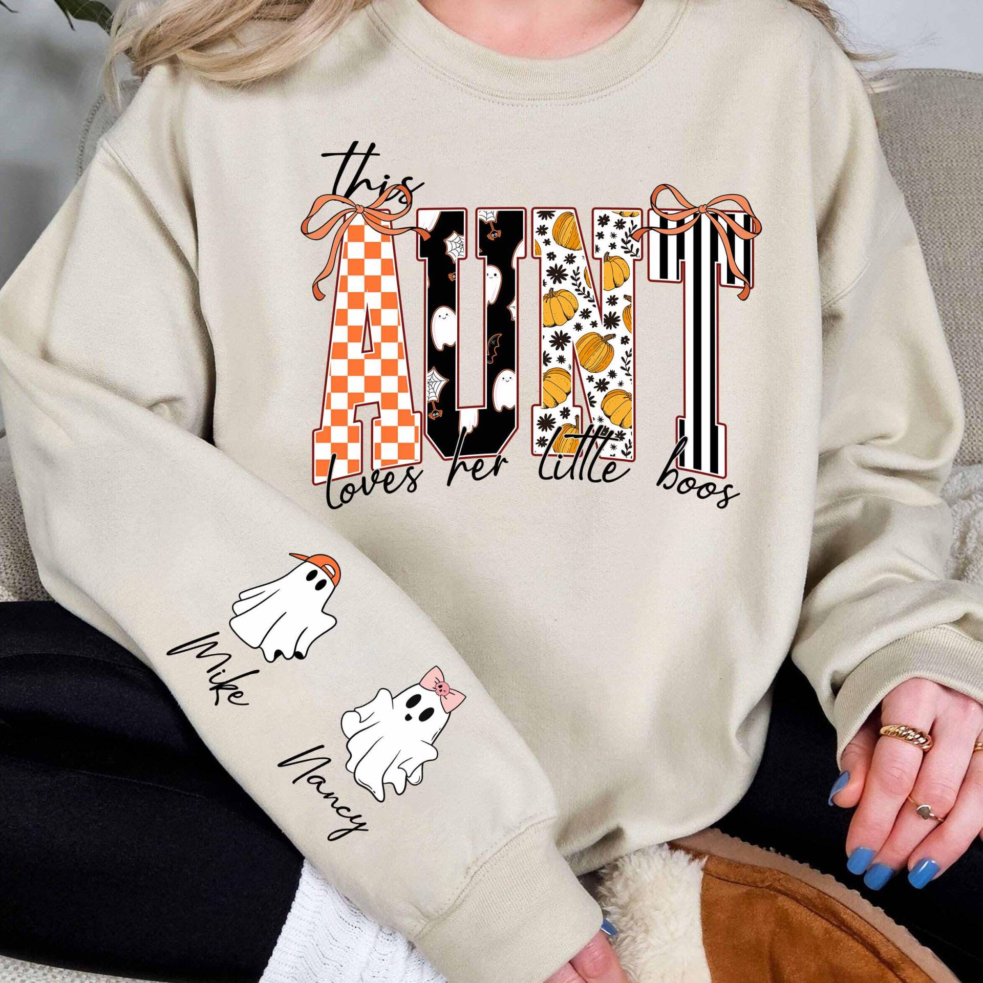 Benutzerdefinierte Tante Halloween Sweatshirt Mit Kinder Namen, Diese Liebt Ihr Boos Sweatshirt, Gruselige Shirt Geschenk Für von ScruncStreet