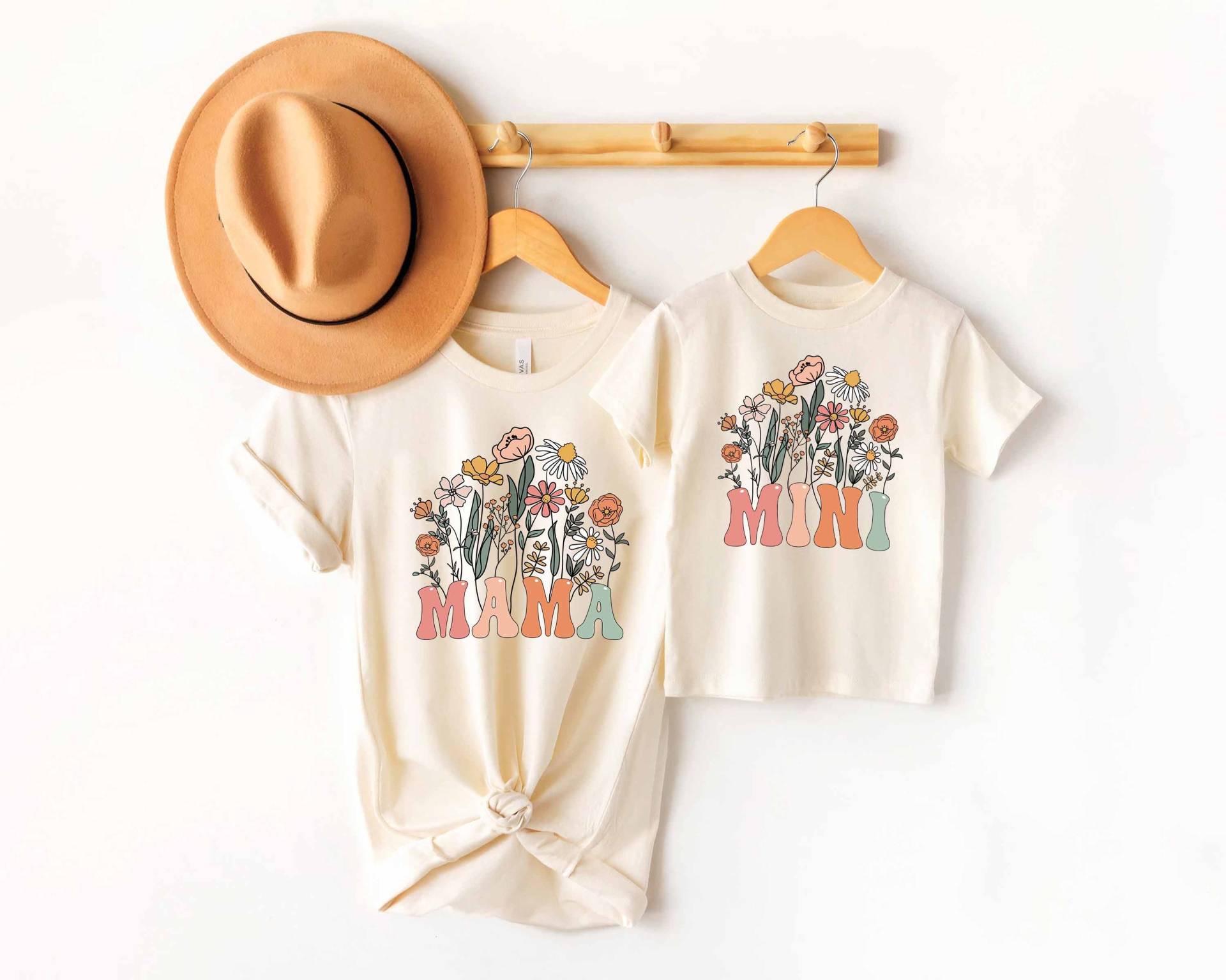 Blumen Mama Und Ich Shirt, Wildblumen T-Shirt Für Mini, Passende Shirts, Unsere Ersten Muttertag Muttertagsgeschenke von ScruncStreet