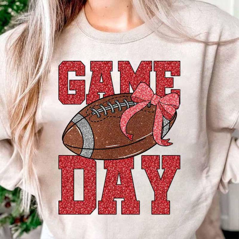 Football Spiel Tag Shirt, Tis The Season Fußball Mama Saison Touchdown T-Shirt von ScruncStreet