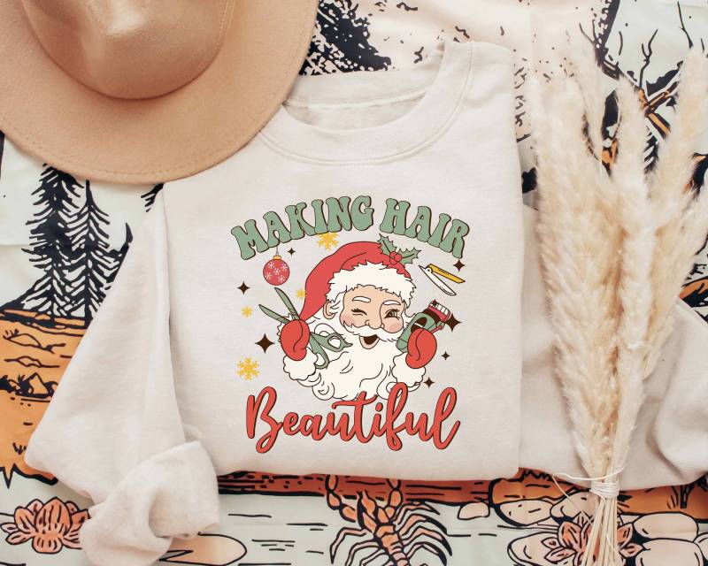 Friseur Weihnachten Sweatshirt, Haare Schön Machen Shirt, T-Shirt, Santas Lieblings Friseur, Weihnachtsgeschenke von ScruncStreet