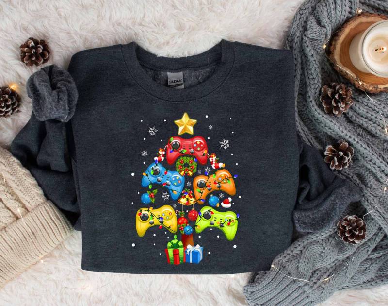 Gamer Weihnachten Sweatshirt Gamer Weihnachten Sweatshirt von ScruncStreet
