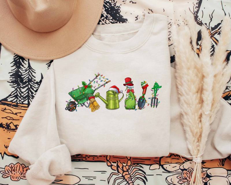 Gartenarbeit Weihnachten Sweatshirt, Pflanzenliebhaber T-Shirt, Shirt, Weihnachtsgeschenke Für Gärtner Plant Lady von ScruncStreet