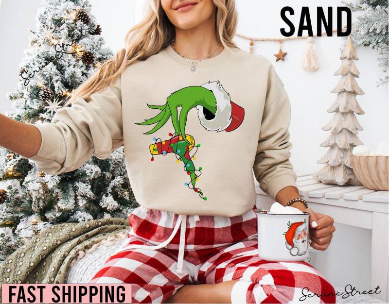 Haar Stylist Weihnachten Shirt, Friseur Urlaub Fröhliche Werkzeuge Shirt von ScruncStreet