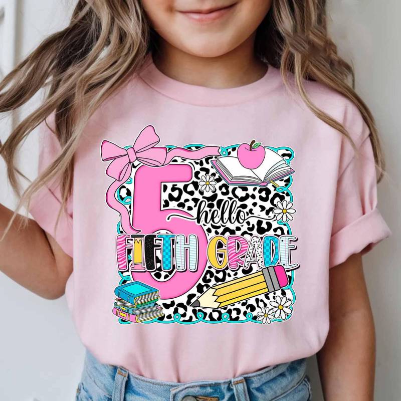 Hallo Fünfte Klasse Shirt, 5.klasse Zurück Zu Schult-Shirt Für Kinder, Kokette Mädchen Erster Tag Des 5.grad-Shirts, Kader-Crew-Shirt von ScruncStreet