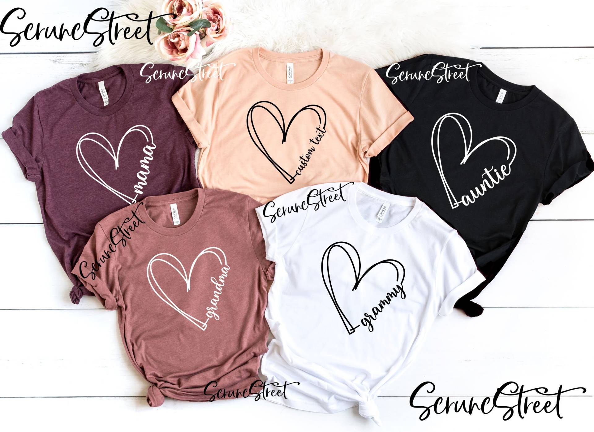 Handgezeichnetes Herz Personalisiertes Text Shirt, Dein Name Linie Mama Oma Personalisiertes Shirt von ScruncStreet