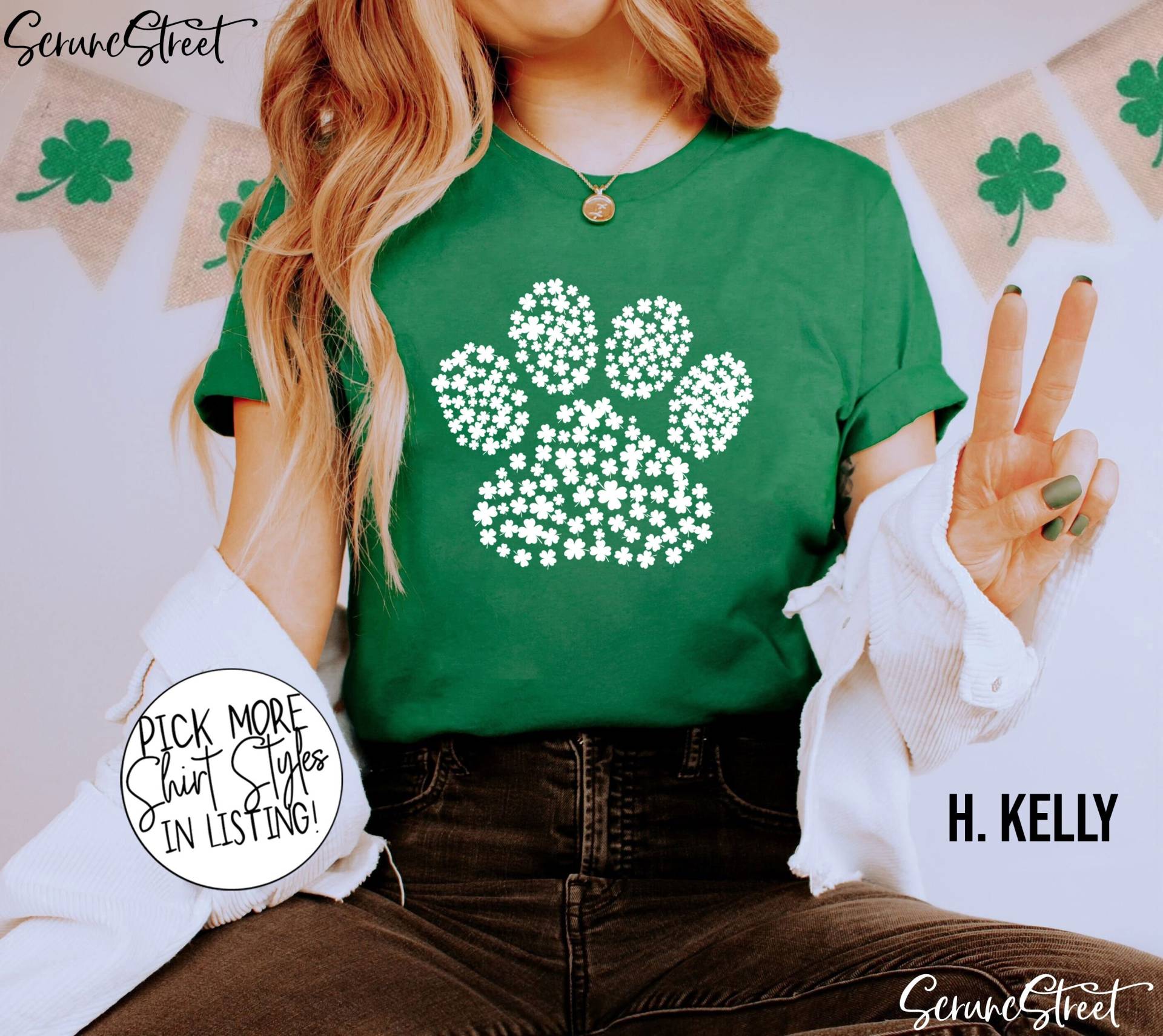 Hundeliebhaber St Patricks Day Shirt, Eine Glückliche Hundemama, Hundemama Glücksshirt, Lustiges Hundebesitzer Geschenkideen von ScruncStreet