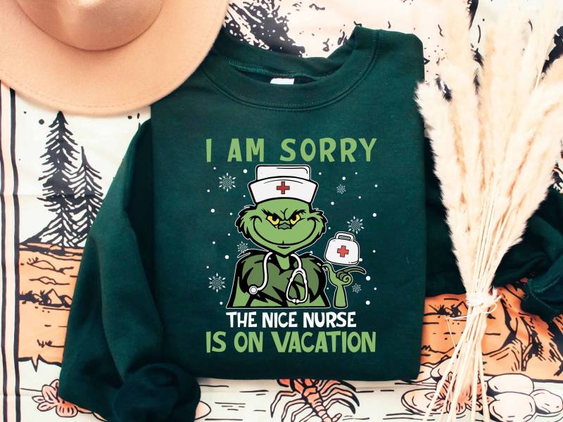 Krankenschwester Weihnachten Sweatshirt, Shirt, Es Tut Mir Leid, Die Nette Ist Im Urlaub T-Shirt, Weihnachtsgeschenk Für Nursing Studenten von ScruncStreet
