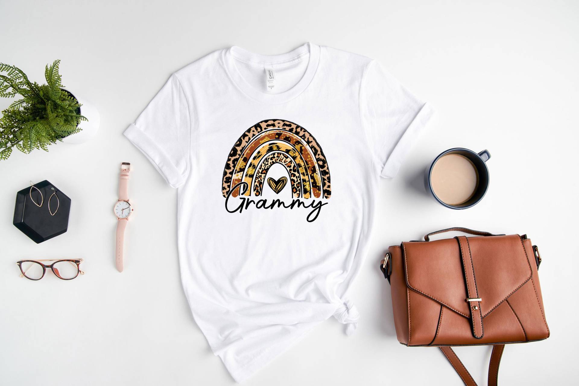 Leopard Rainbow Grammy Shirt, T-Shirts, Life Geschenke, Geschenk Für Grammy, Thanksgiving Weihnachtsgeschenke von ScruncStreet