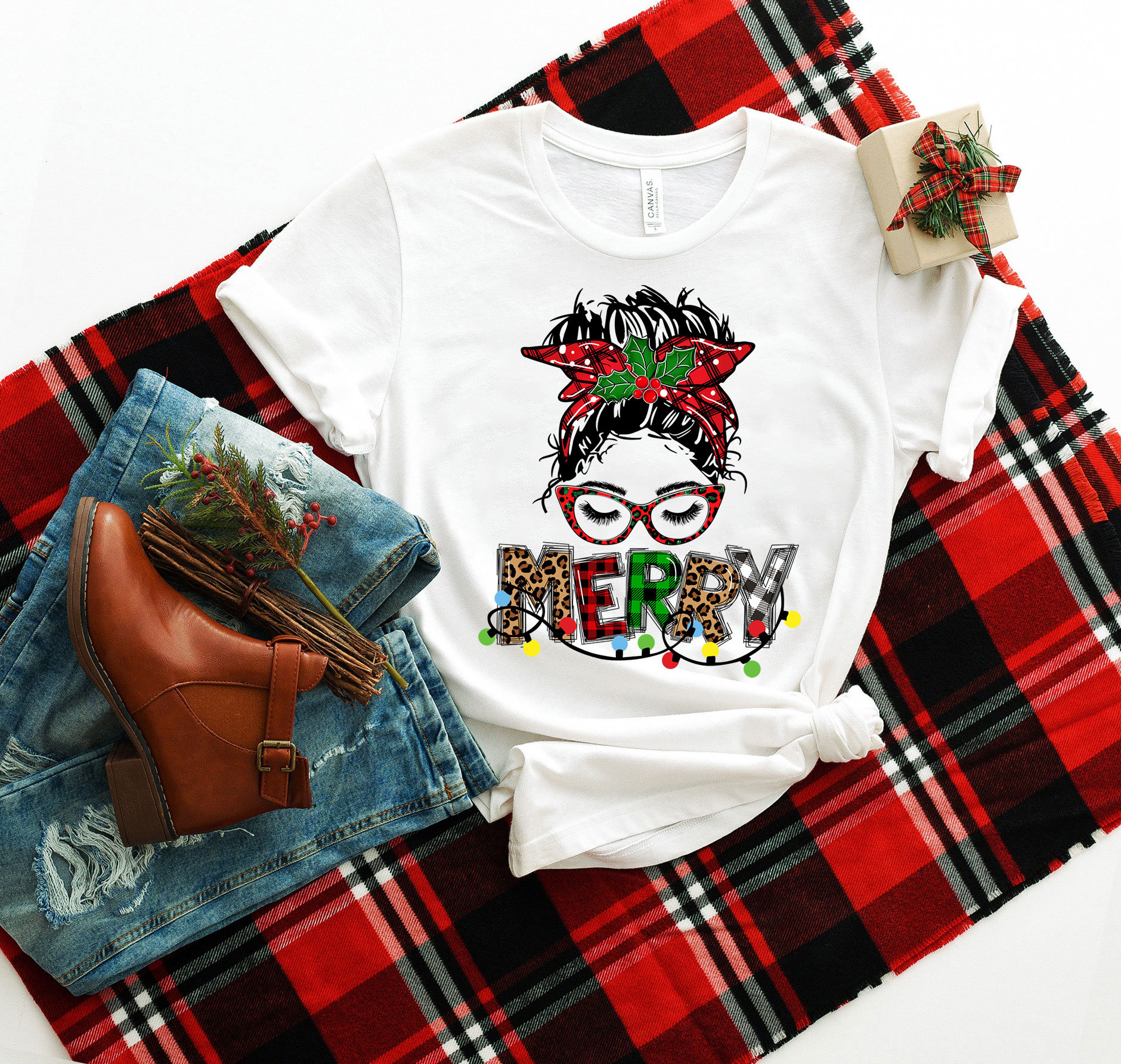 Leopard & Kariertes Messy Bun Merry Christmas Shirt, Familie Weihnachten Passendes Weihnachts Pyjamas Weihnachtsgeschenke von ScruncStreet