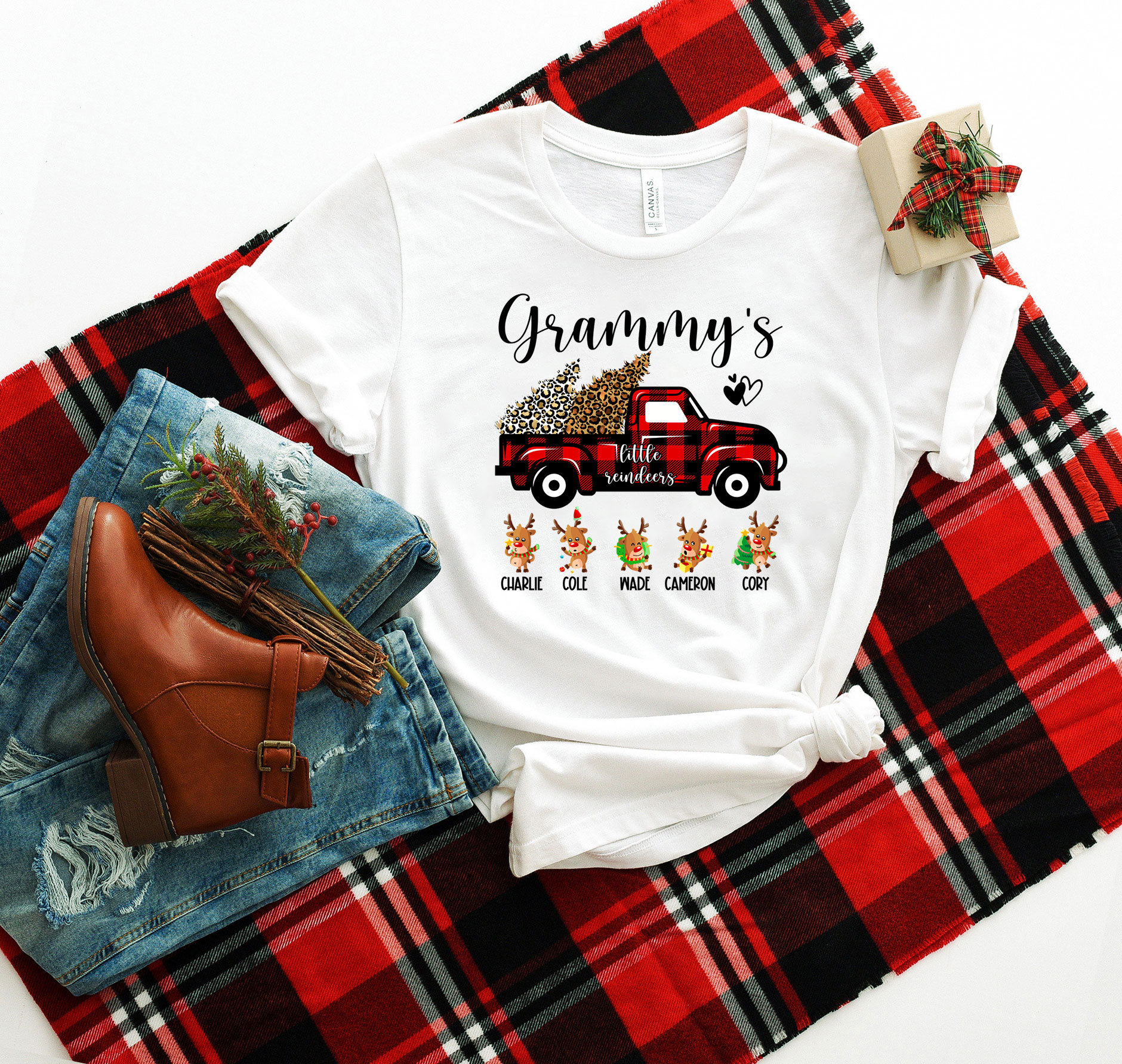 Leopard & Plaid Grammy's Little Reindeers Shirt, Grammy Weihnachtsshirt Mit Dem Namen Der Enkelkinder, Oma Custom Weihnachtsgeschenk Für von ScruncStreet