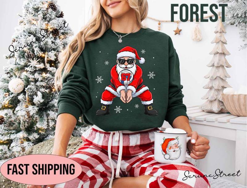 Lustiger Weihnachtsmann, Der Beachvolleyball Sechs Sieben-Weihnachtshemd Spielt von ScruncStreet