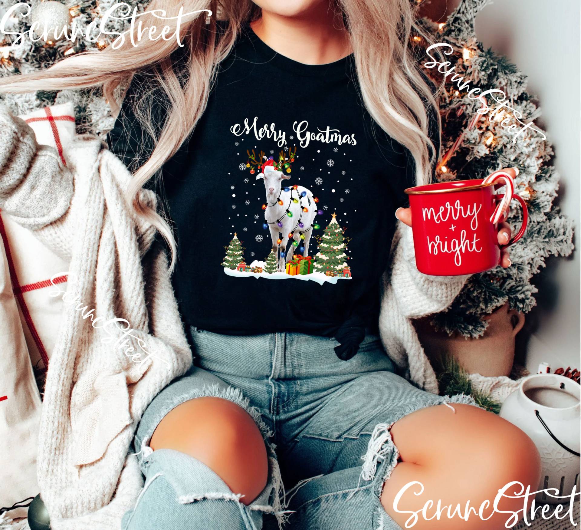 Lustiges Ziegenhemd - Ziegenliebhaber Weihnachtsshirt Weihnachtsgeschenke Für Bauernziege Liebhaber Ziege Shirt Mit Weihnachtsmütze Tannenbaum von ScruncStreet