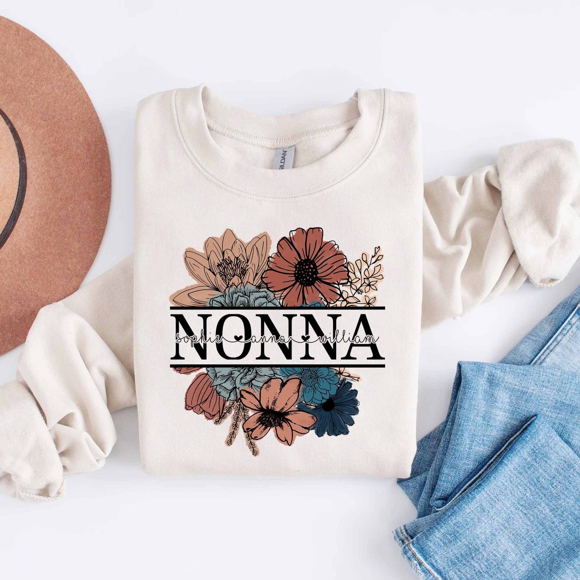 Personalisiertes Nonna Sweatshirt Mit Den Namen Der Enkel, Benutzerdefinierte T-Shirt, Blumenshirt, Wildblumen Tshirt, Muttertagsgeschenke von ScruncStreet