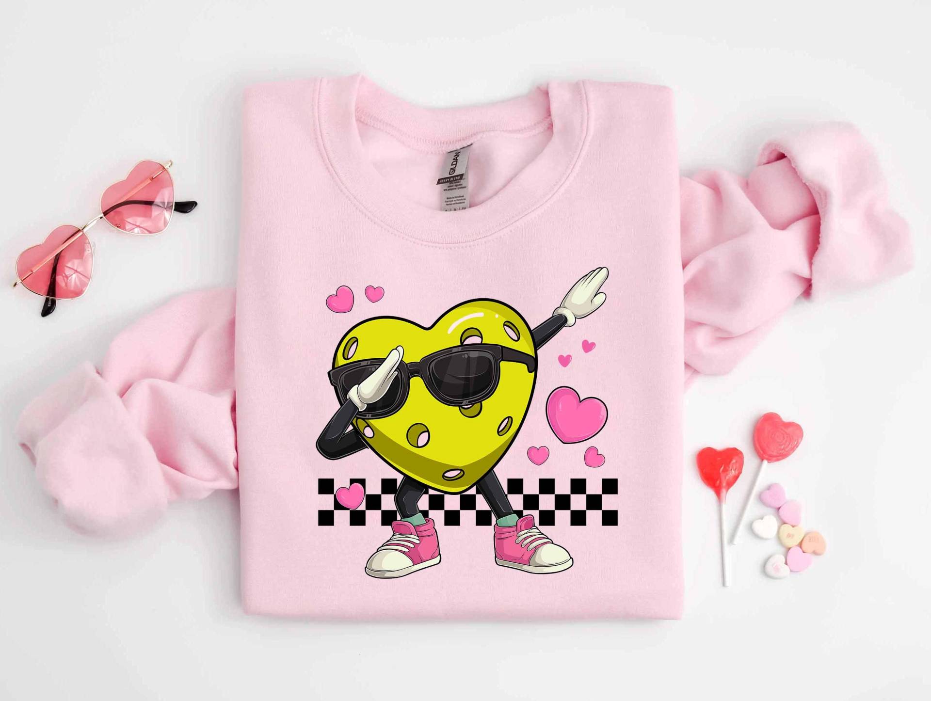 Pickleball Valentinstag Shirt, Herz Ist Mein Liebhaber Geschenk von ScruncStreet