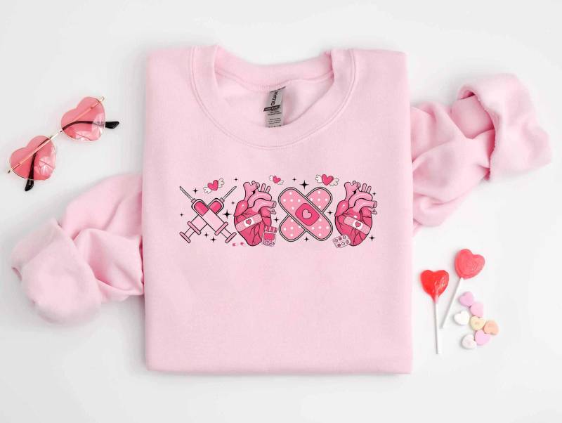xoxo Cardiac Nurse Valentine Sweatshirt, Cvicu Valentinstag Shirt, Kardiologie Geschenke von ScruncStreet